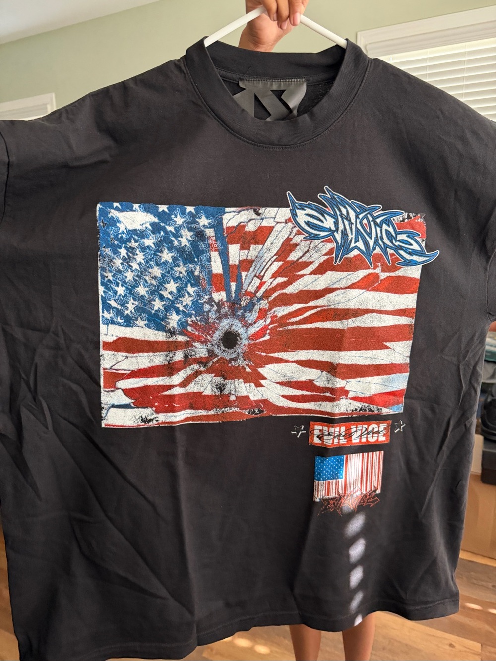 Black Short-Sleeve Graphic Tee with Distressed American Flag